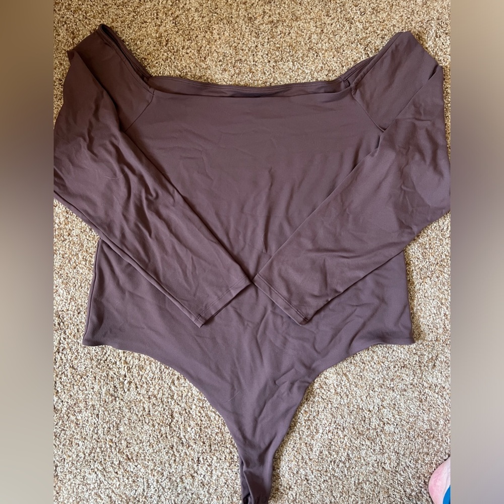 Nuuds off the shoulder bodysuit